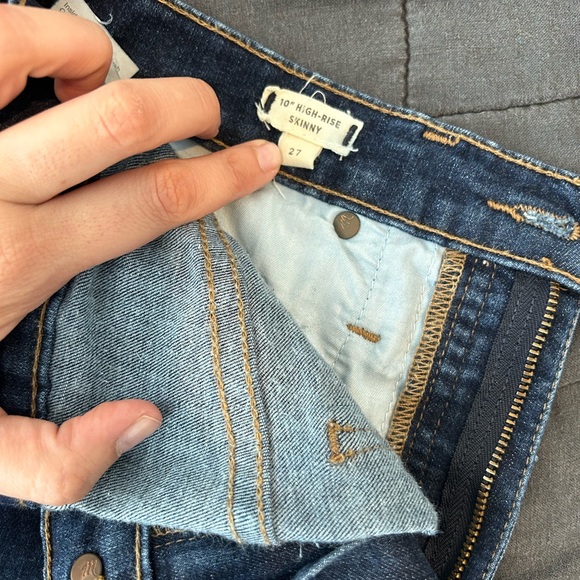 Madewell Dark Wash 10” High Rise Skinny Jeans - Picture 2 of 3